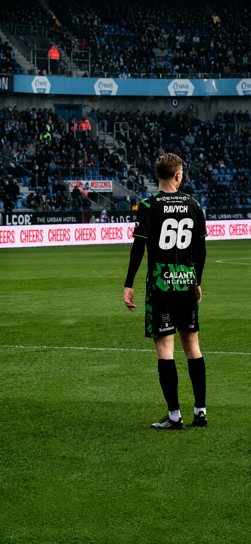 Joueur professionnel avec des chaussettes KPERFORM
